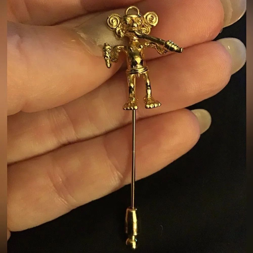 Vintage Alva Musuem Replica Aztec Man Gold Tone Pendant Pin